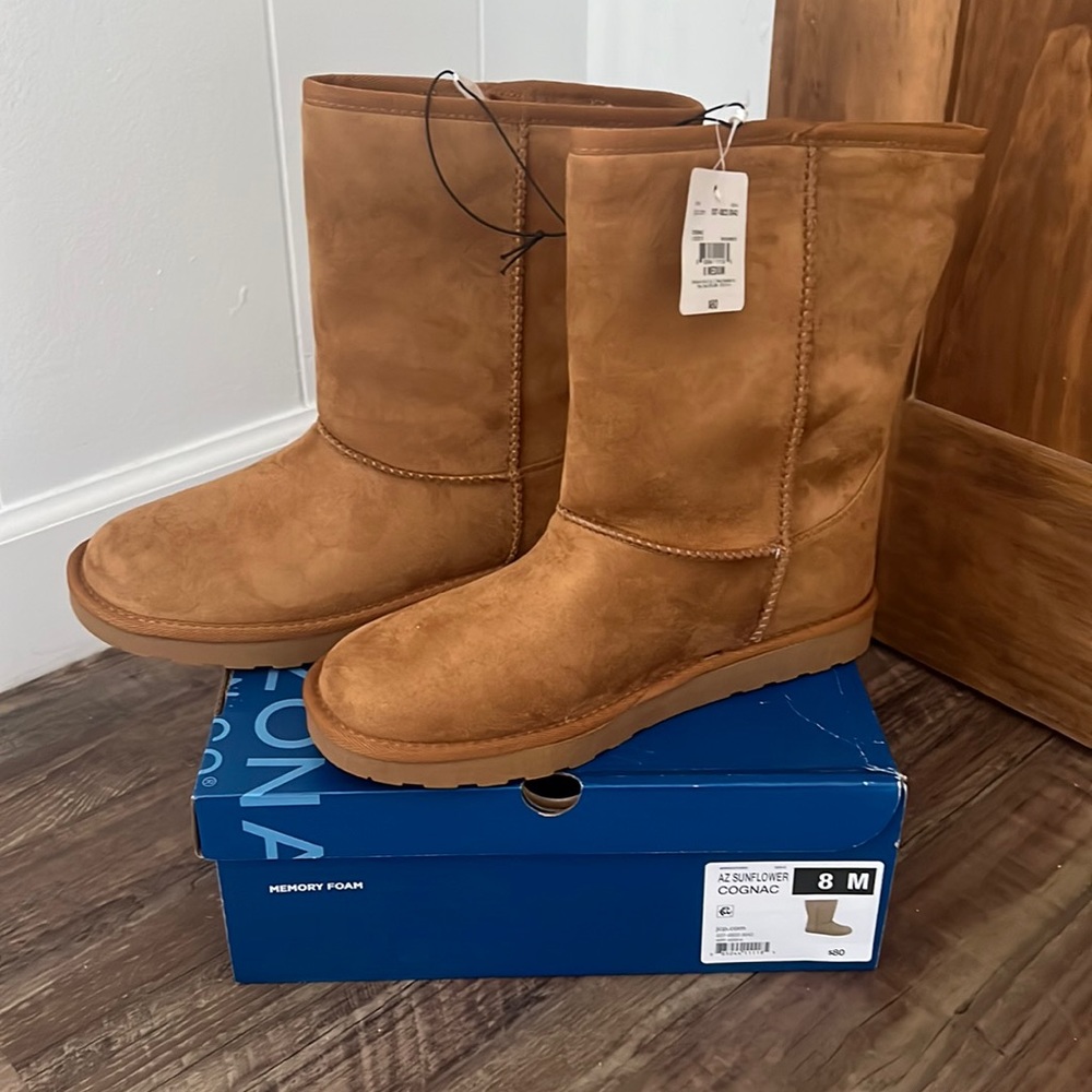 Arizona cognac boots size 8M NWT